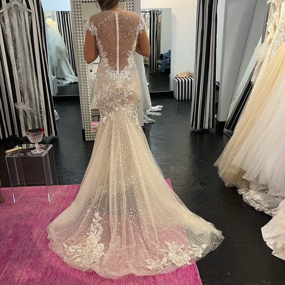 Berta Wedding Dress - 100% authentic - Picture 1 of 8